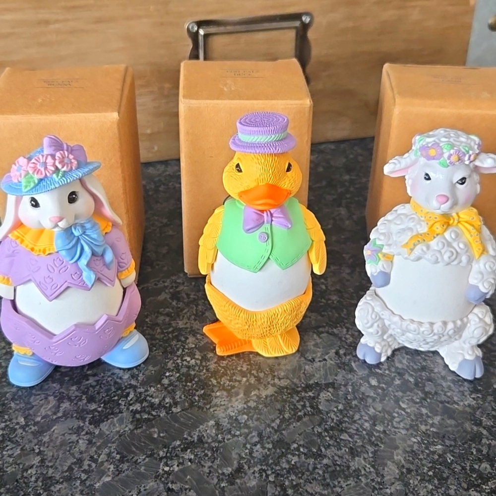Avon Egg Pals Duck Bunny Lamb Hard Boiled Egg 2 Piece Figurine Resin Holders NEW